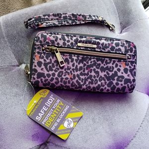 Travelon Zip Wallet  RFID Blocking  Animal Print New